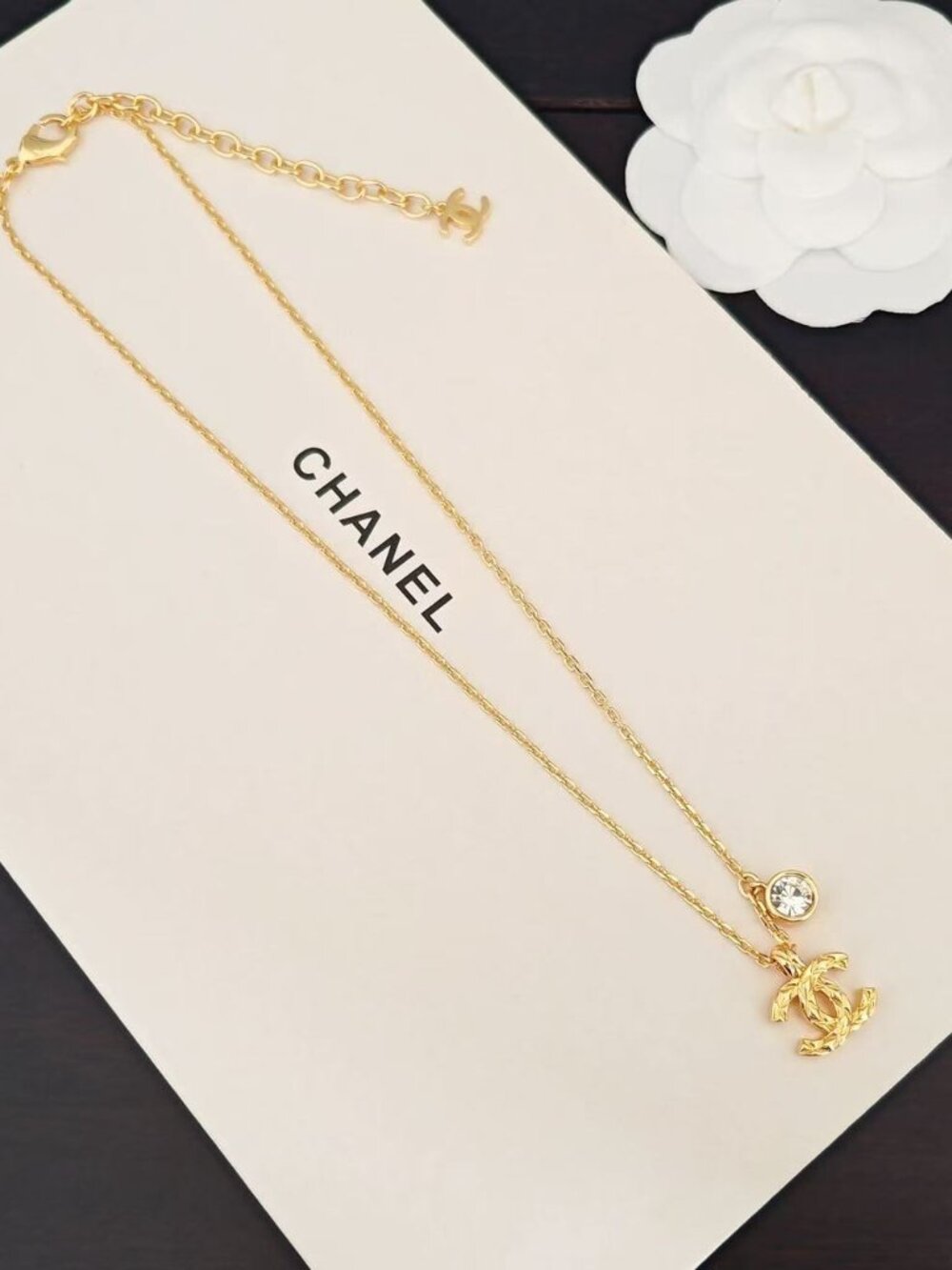 ❤️CHANEL The gold-checkered CC white diamond necklace